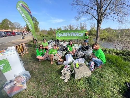 Ukliď s námi / Clean up / Rohanský Ostrov!