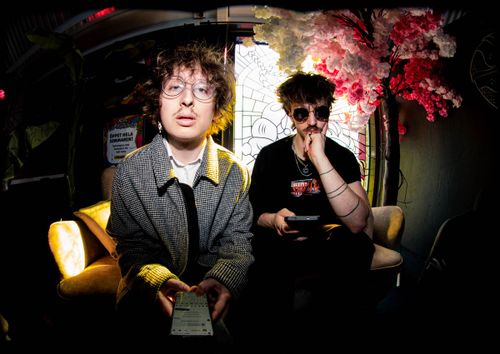 Tribe Friday (Bubblegum-Emo/Örebro, Schweden) + Pech beim Denken (Garage-Post-Punk/ Berlin) im Schokoladen