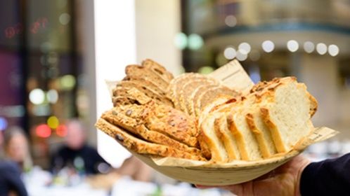 Haus der Geschichte: ein gefüllter Brotkorb. 
Foto: Jennifer Zumbusch